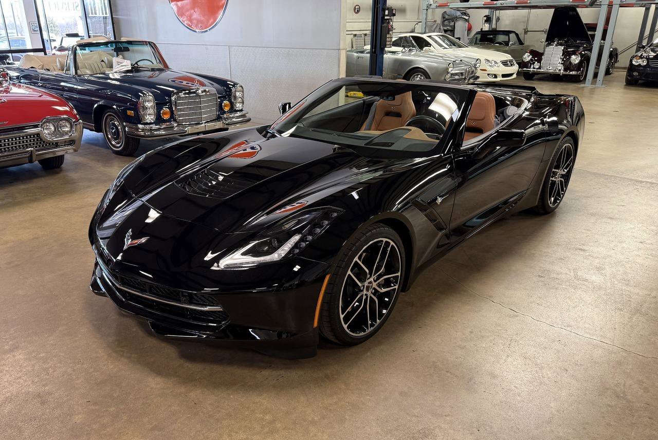 Used 2018 Chevrolet Corvette Stingray Convertible w/ 3LT Preferred Equipment Group image 10