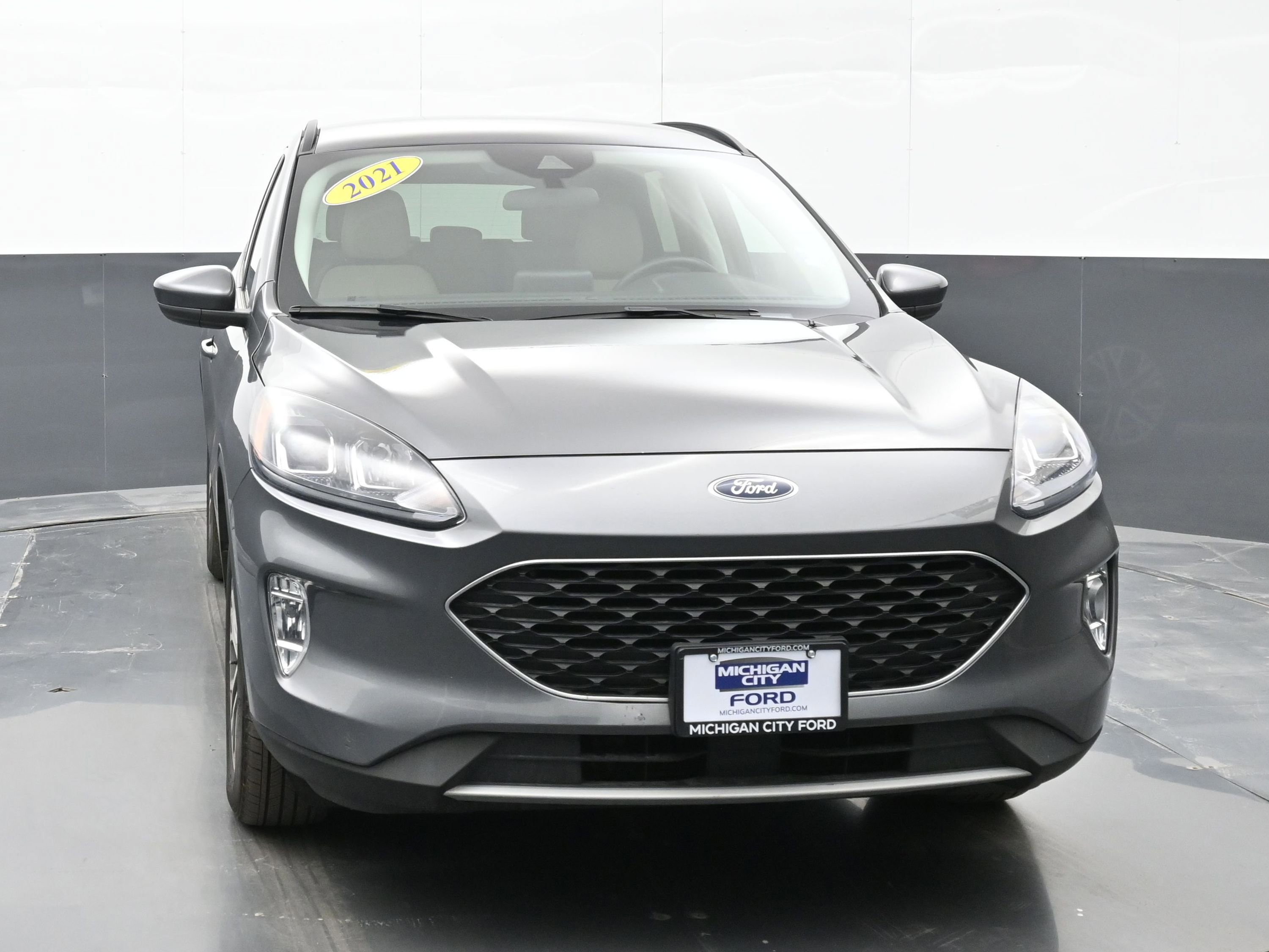 Used 2021 Ford Escape SEL image 2