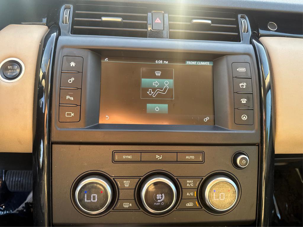 Used 2017 Land Rover Discovery SE AWD/4WD image 18