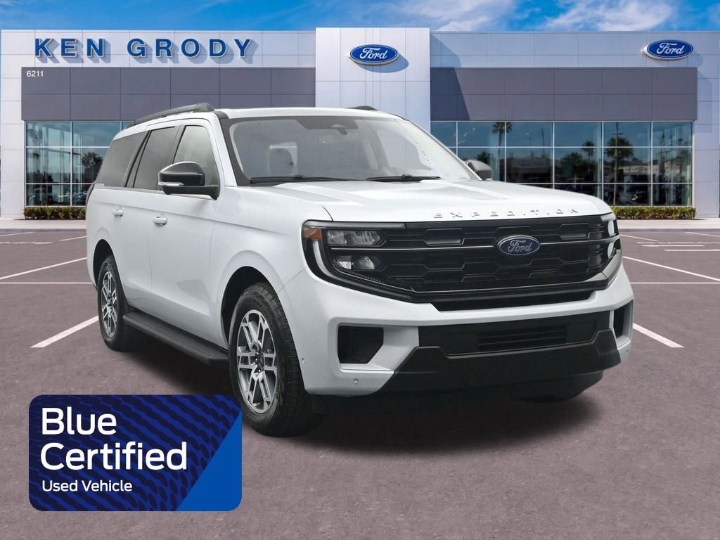 Used 2025 Ford Expedition Active AWD/4WD image 1