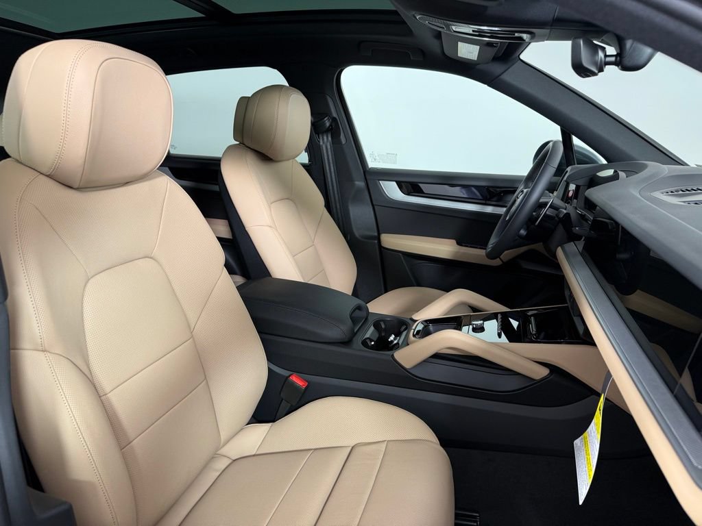 New 2026 Porsche Cayenne AWD/4WD image 16