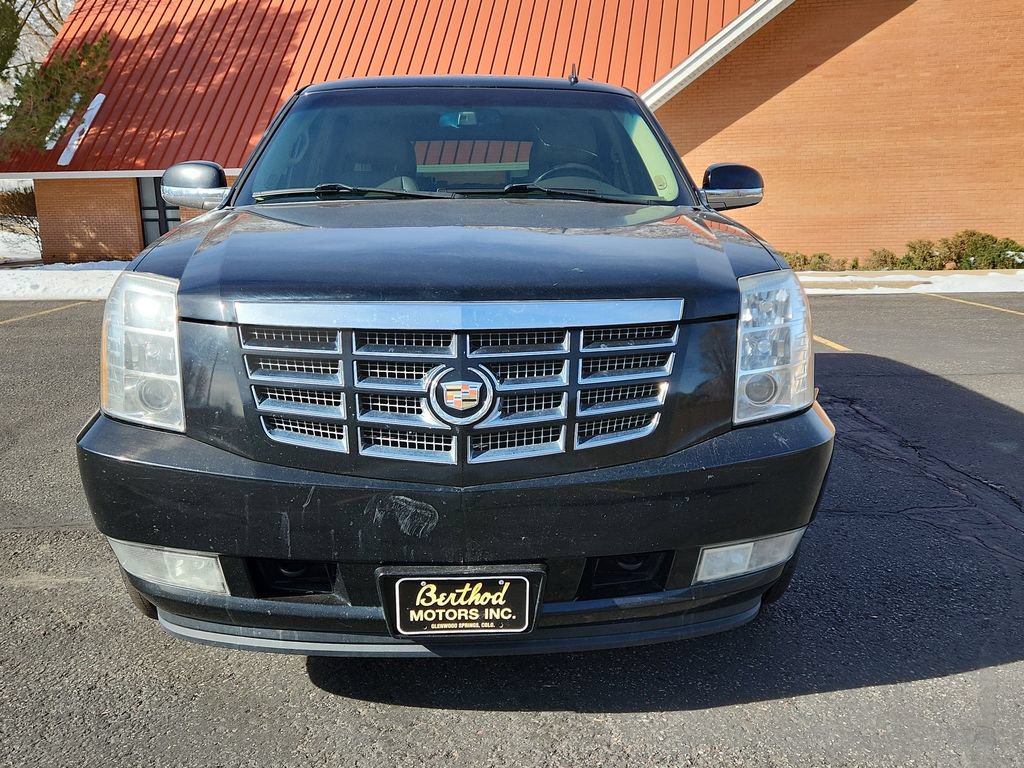 Used 2013 Cadillac Escalade Luxury AWD/4WD image 5