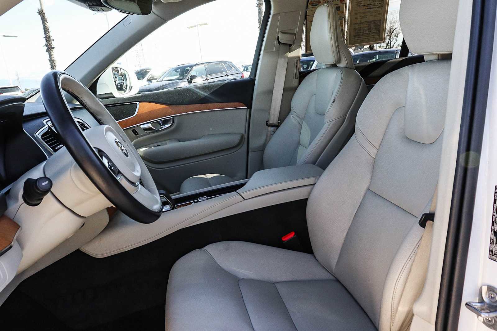 Used 2022 Volvo XC90 T8 Inscription Expression w/ Advanced Package image 25