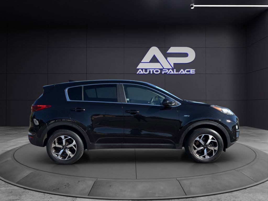 Used 2022 Kia Sportage LX image 8