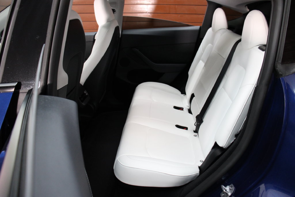 Used 2023 Tesla Model Y Performance AWD/4WD image 12