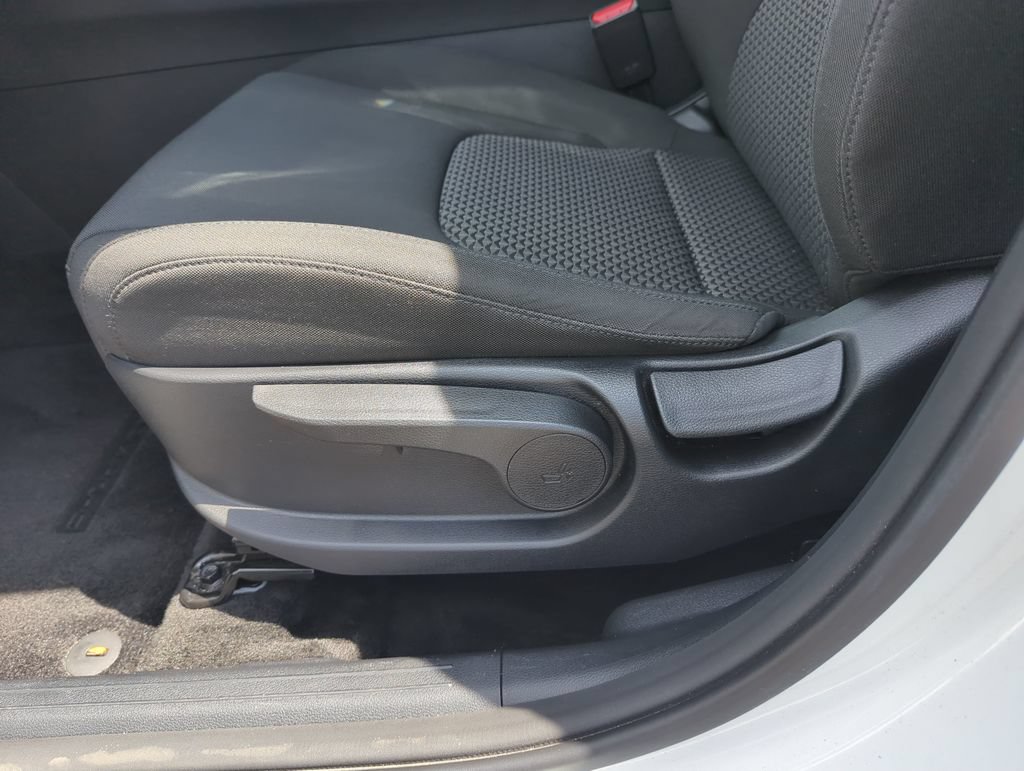 Used 2025 Kia Sportage LX FWD image 13