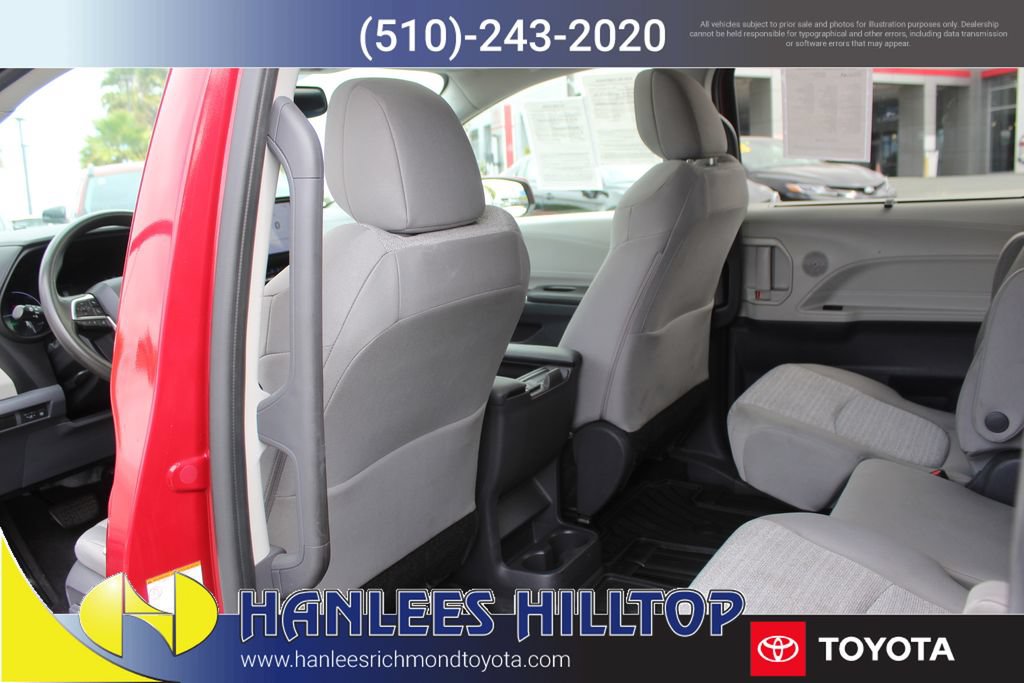 Used 2021 Toyota Sienna LE w/ LE Plus Package FWD image 18
