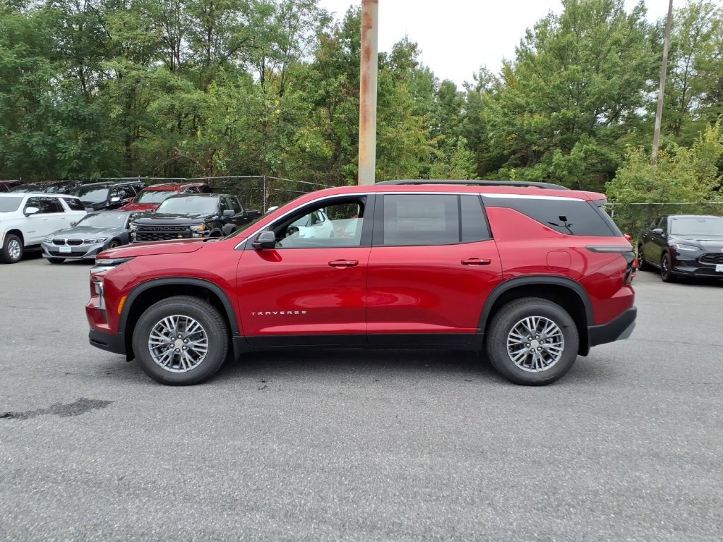 New 2027 Chevrolet Traverse LT FWD image 6