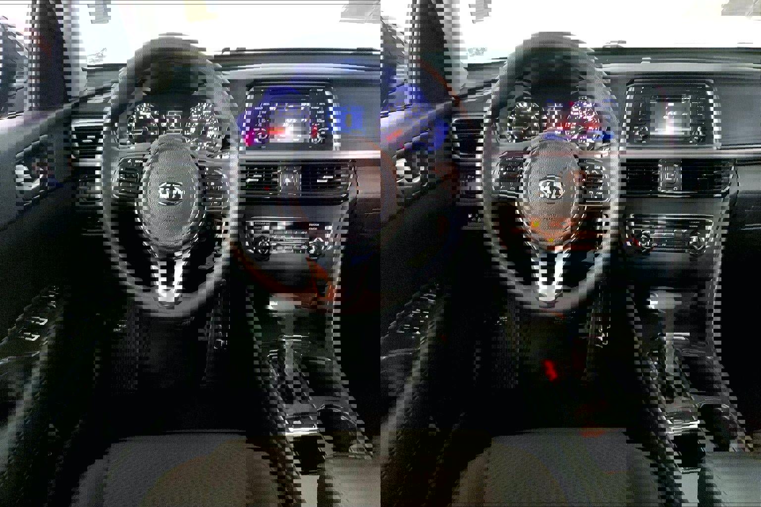 Used 2017 Kia Optima LX image 5