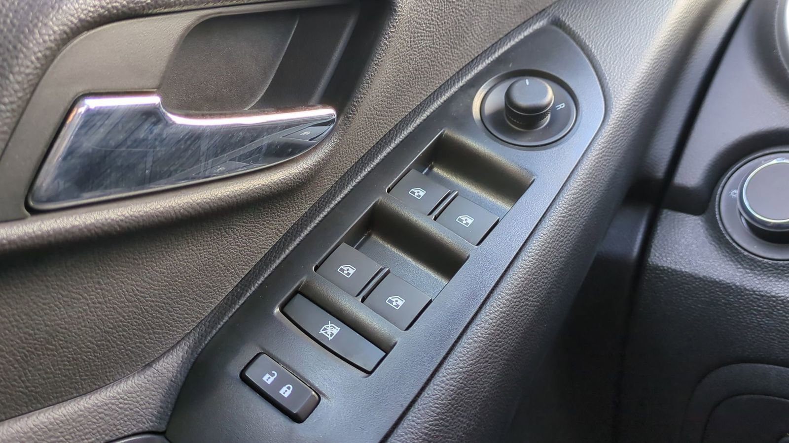 Used 2016 Chevrolet Trax LS image 24