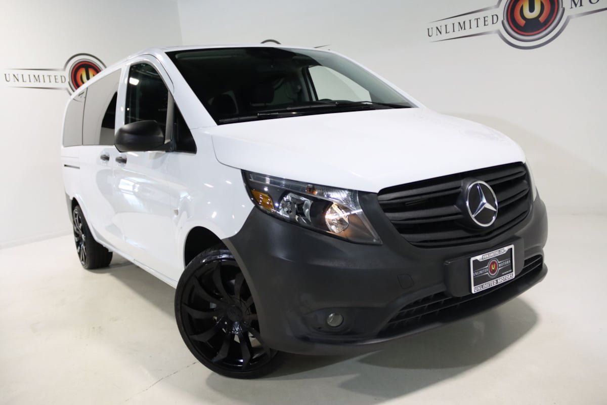 Used 2023 Mercedes-Benz Metris Passenger image 9