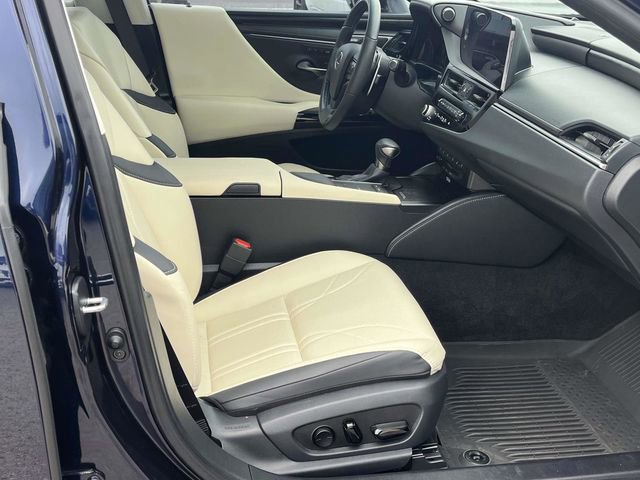 Used 2022 Lexus ES 300h Ultra Luxury w/ Accessory Package 2 image 25