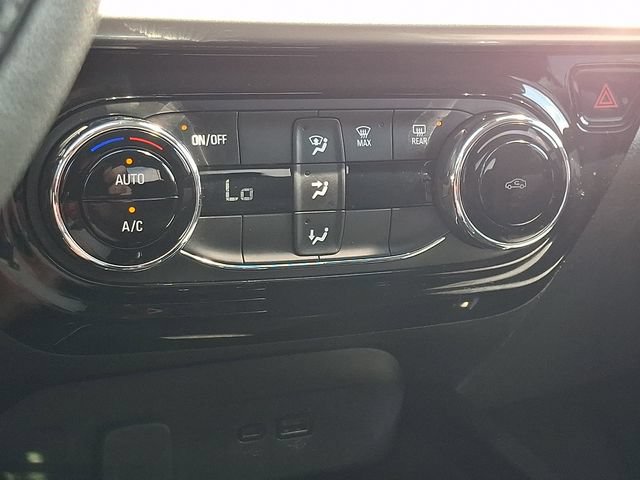 Used 2025 Chevrolet Trax LT FWD image 15