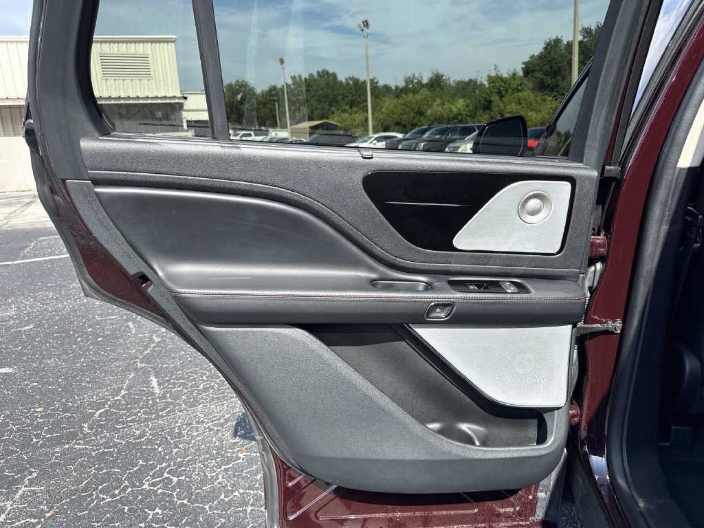 Used 2023 Lincoln Aviator Reserve w/ Equipment Group 201A RWD image 13