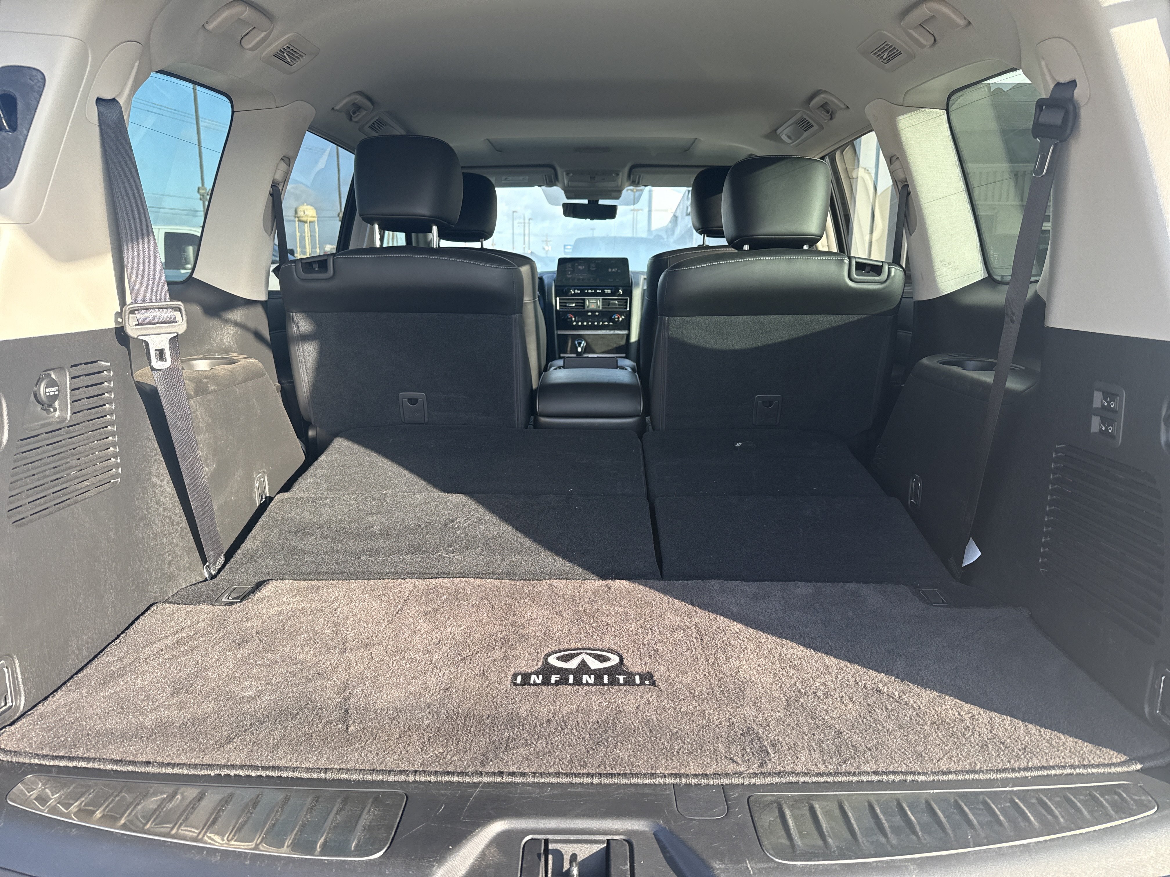 Used 2023 INFINITI QX80 Luxe w/ Cargo Package RWD image 12