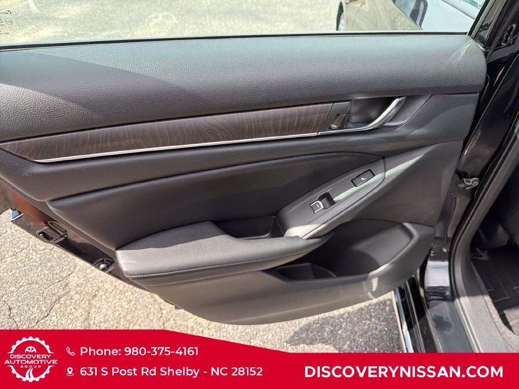 Used 2020 Honda Accord Touring image 30