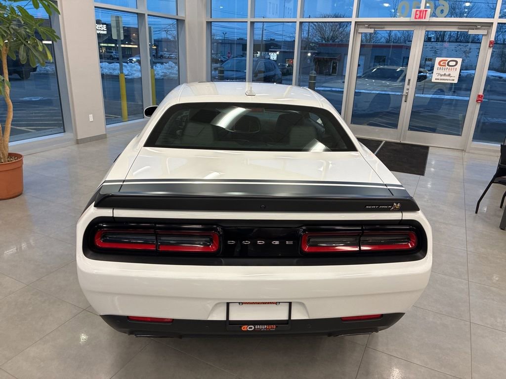 Used 2022 Dodge Challenger R/T Scat Pack RWD image 9