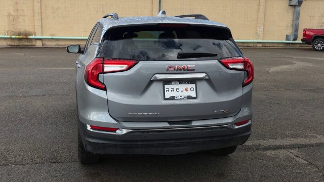 Used 2024 GMC Terrain AT4 w/ Tech Package AWD/4WD image 9