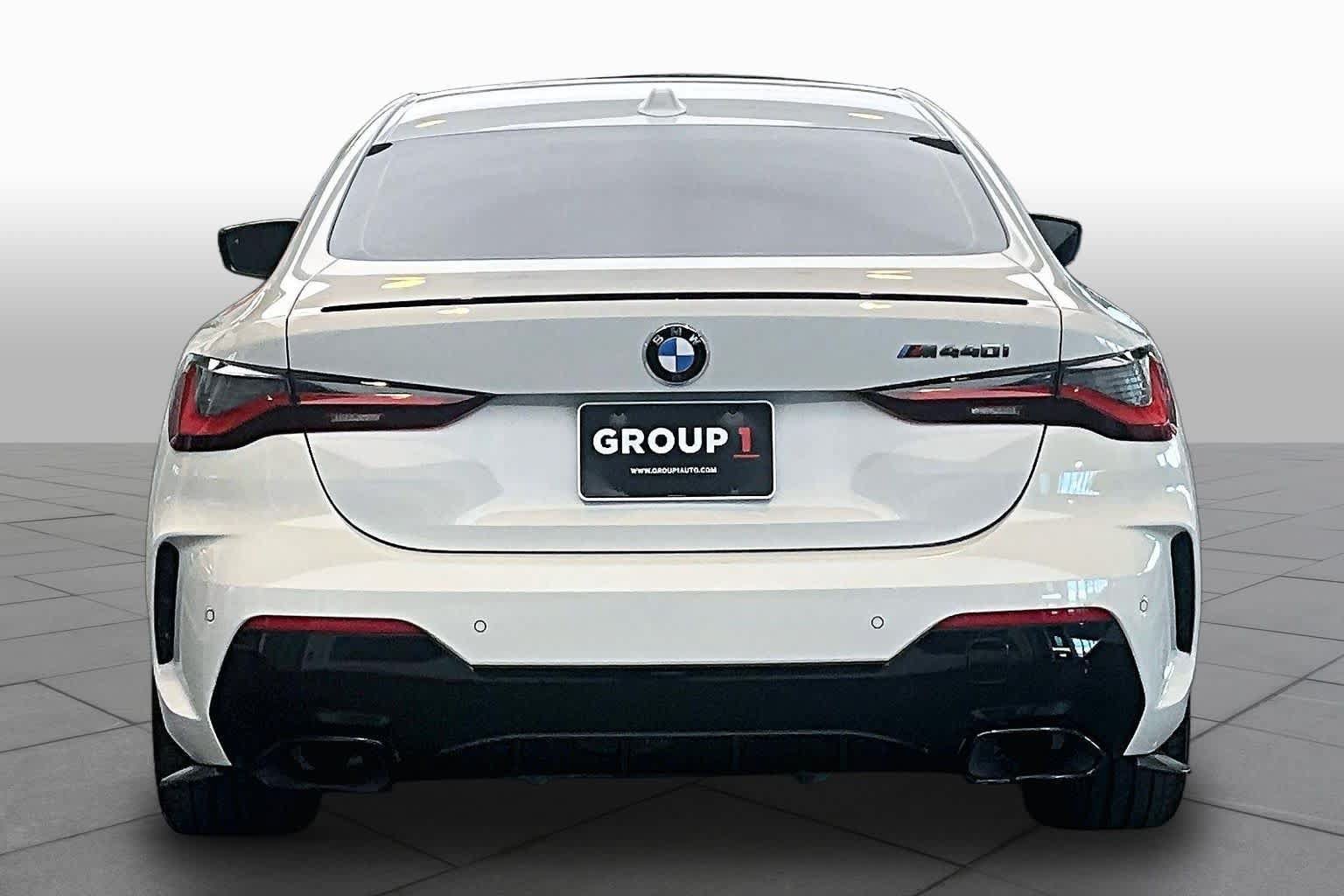 Used 2024 BMW M440i Coupe w/ Premium Package RWD image 5