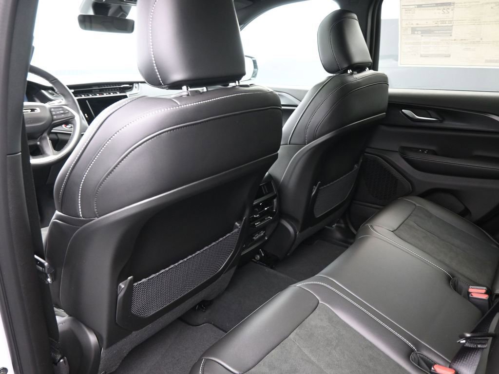 New 2025 Jeep Grand Cherokee Altitude image 23