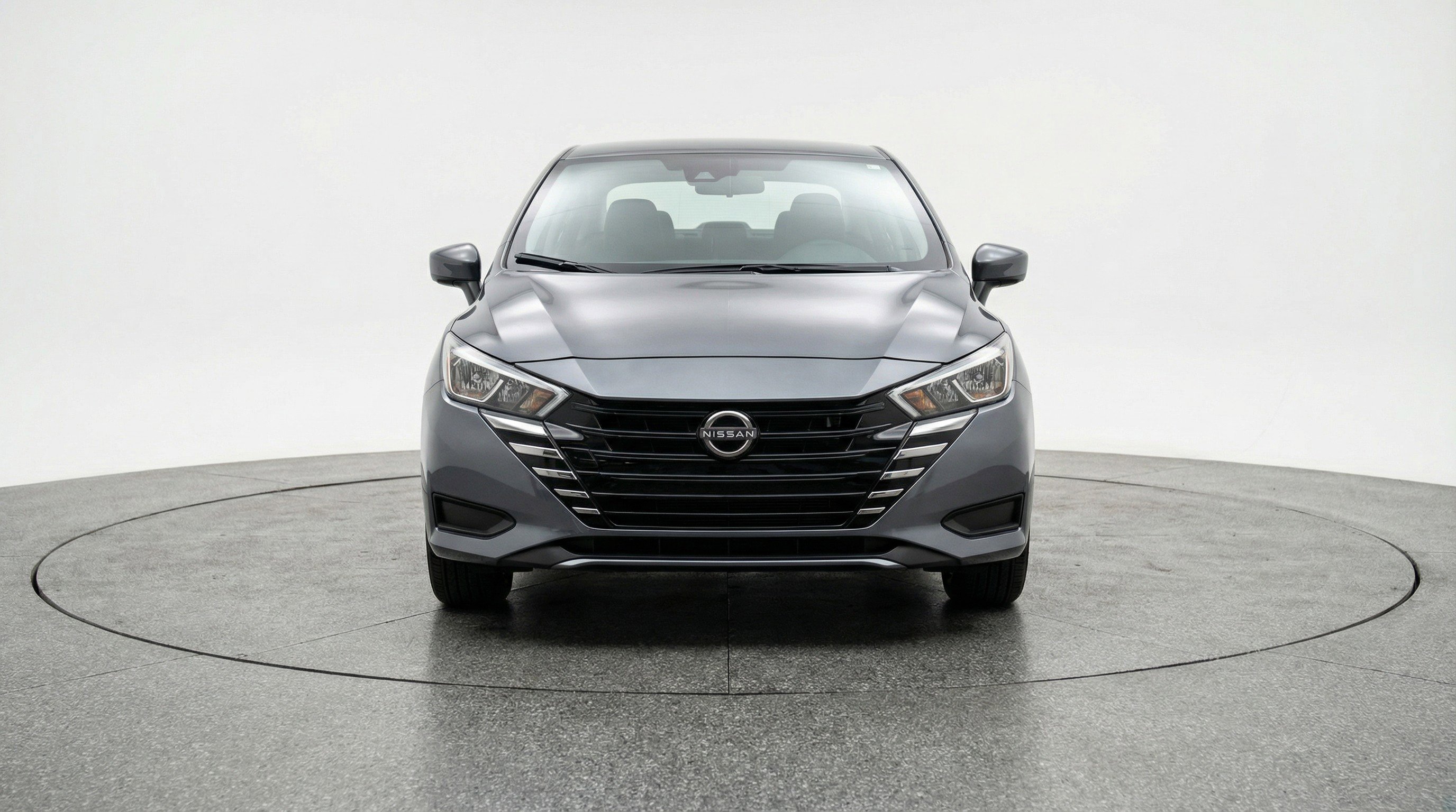 Used 2025 Nissan Versa SV image 2