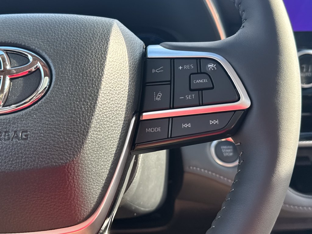 New 2026 Toyota Highlander Platinum AWD/4WD image 19