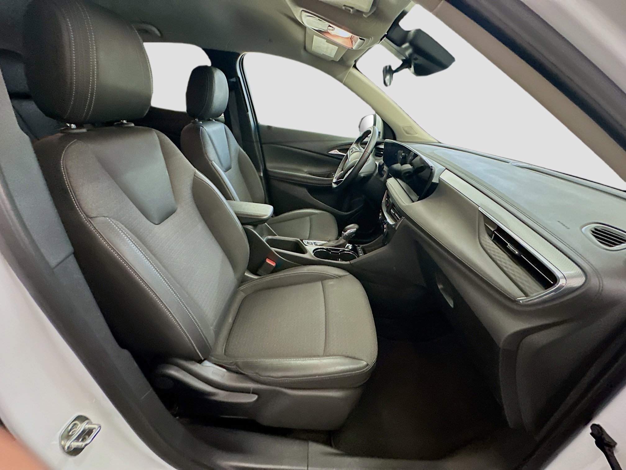 Used 2025 Buick Encore GX Preferred image 31