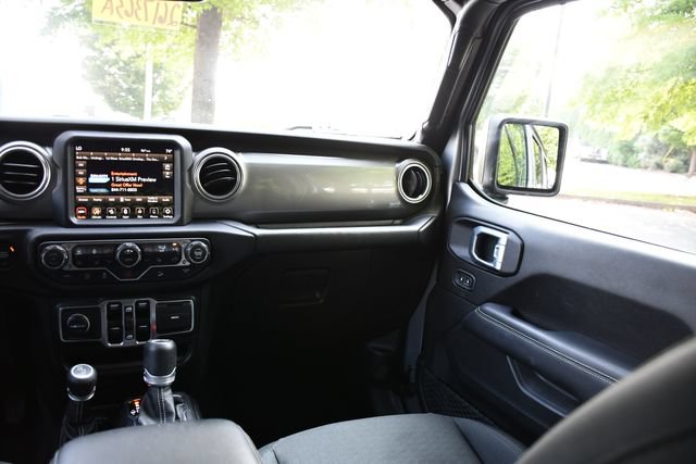 Used 2019 Jeep Wrangler Unlimited Sahara AWD/4WD image 26