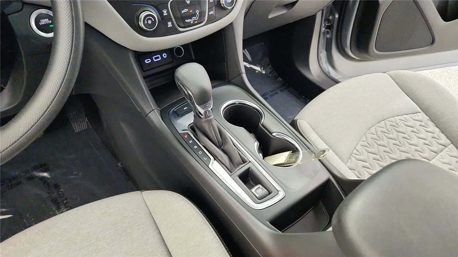 Used 2023 Chevrolet Equinox LS w/ Driver Confidence II Package AWD/4WD image 33