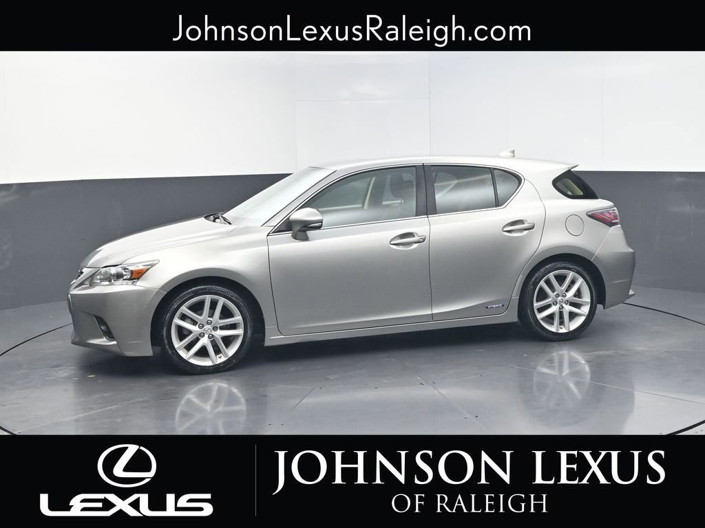 Used 2017 Lexus CT 200h image 2