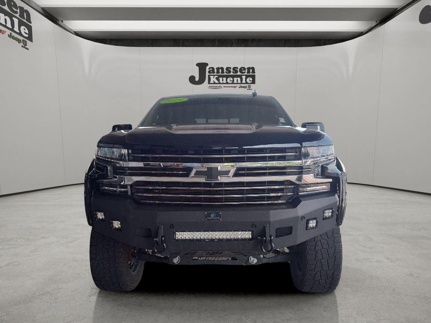 Used 2019 Chevrolet Silverado 1500 High Country w/ Technology Package AWD/4WD image 6