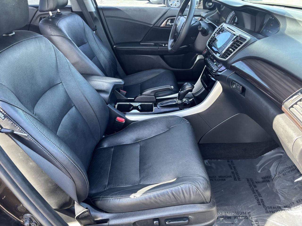 Used 2016 Honda Accord Touring image 9