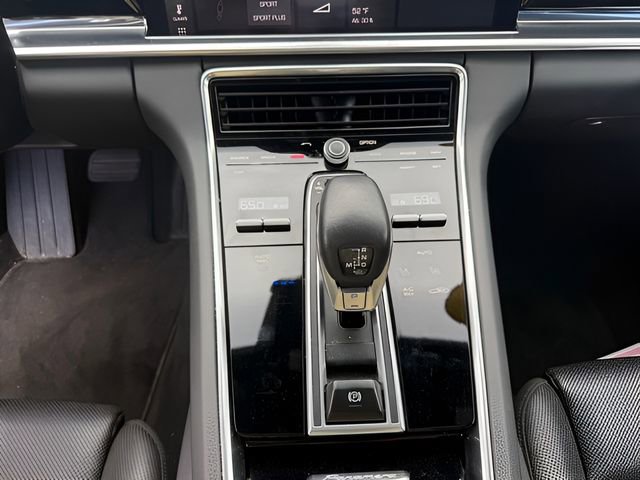 Used 2018 Porsche Panamera 4 AWD/4WD image 19