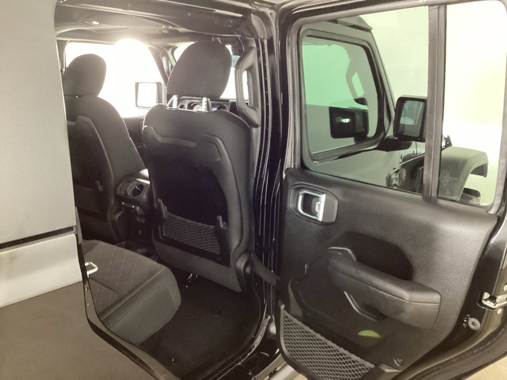 Used 2026 Jeep Gladiator Mojave AWD/4WD image 18