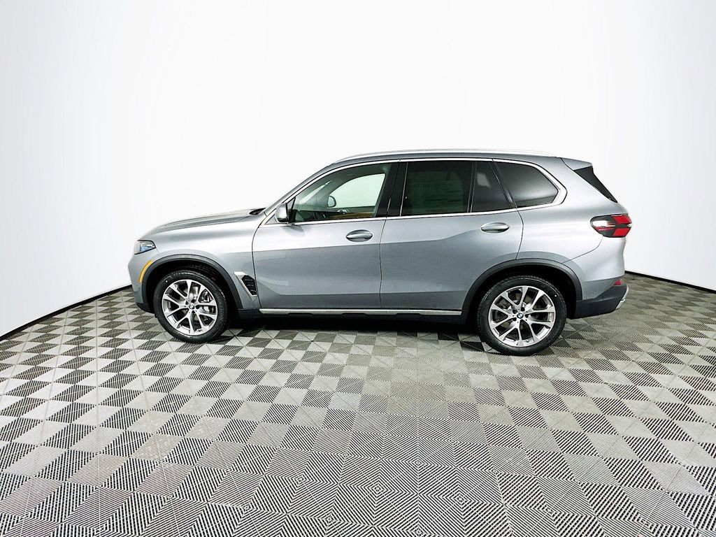 Used 2026 BMW X5 xDrive40i w/ Climate Comfort Package image 5