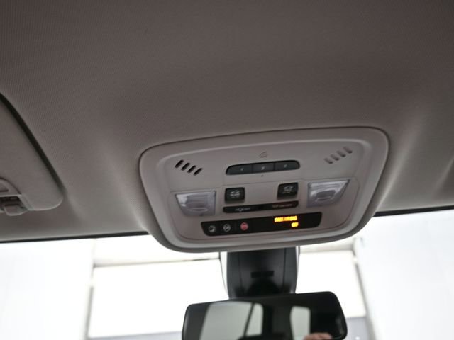 Used 2019 Chevrolet Traverse LT w/ LT Premium Package image 12