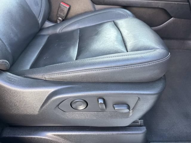 Used 2022 Chevrolet Tahoe Z71 w/ Luxury Package AWD/4WD image 17