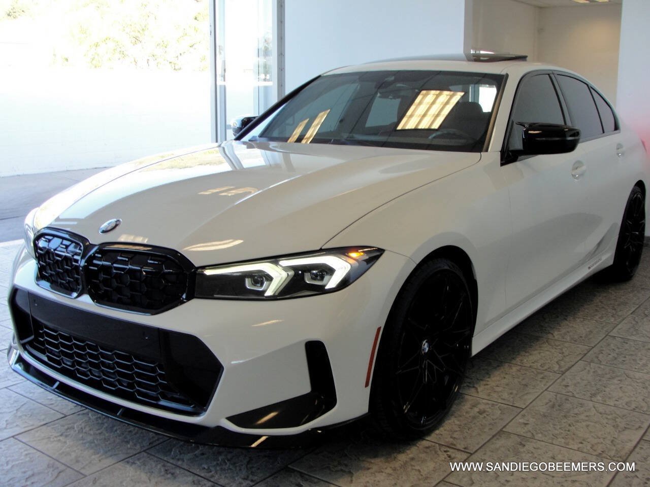 Used 2023 BMW 330i Sedan w/ M Sport Package RWD image 23
