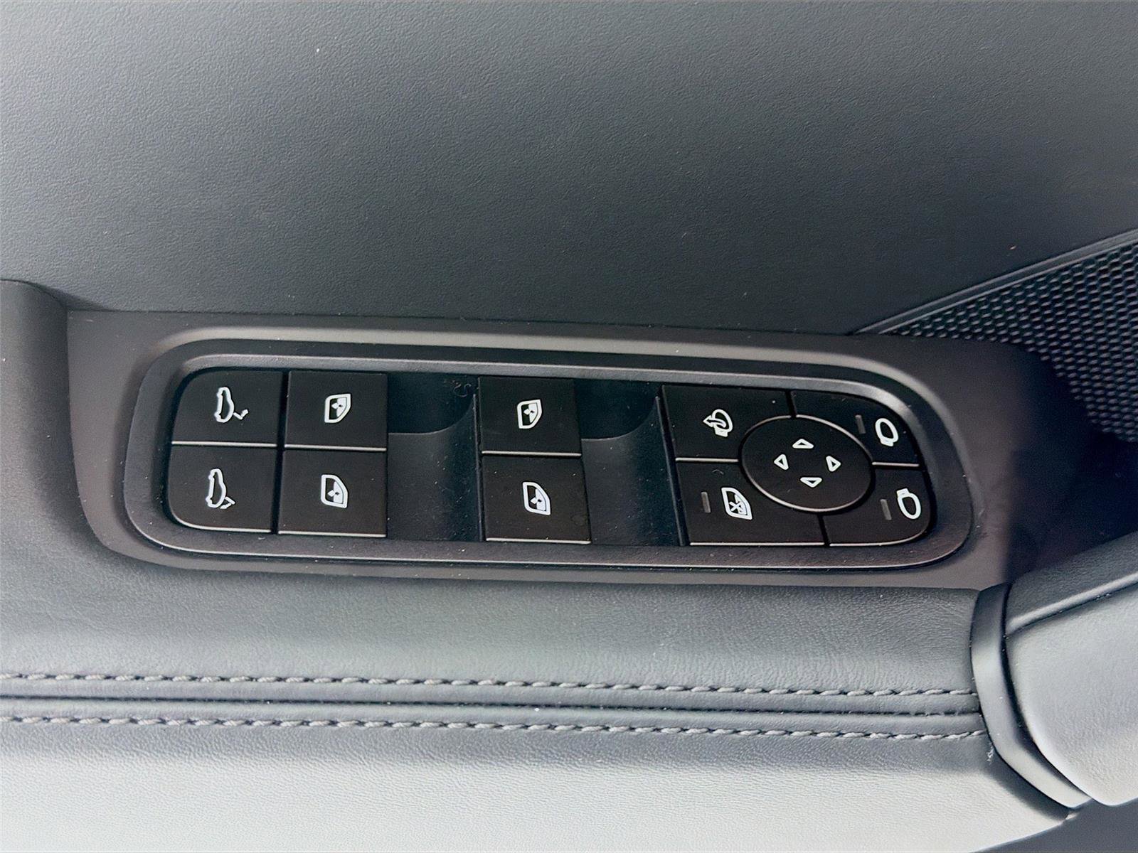 New 2026 Porsche Cayenne GTS image 7