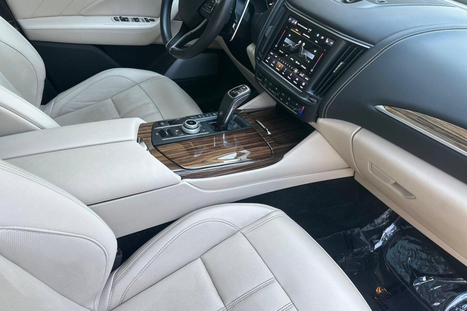 Used 2022 Maserati Levante Modena S AWD/4WD image 34