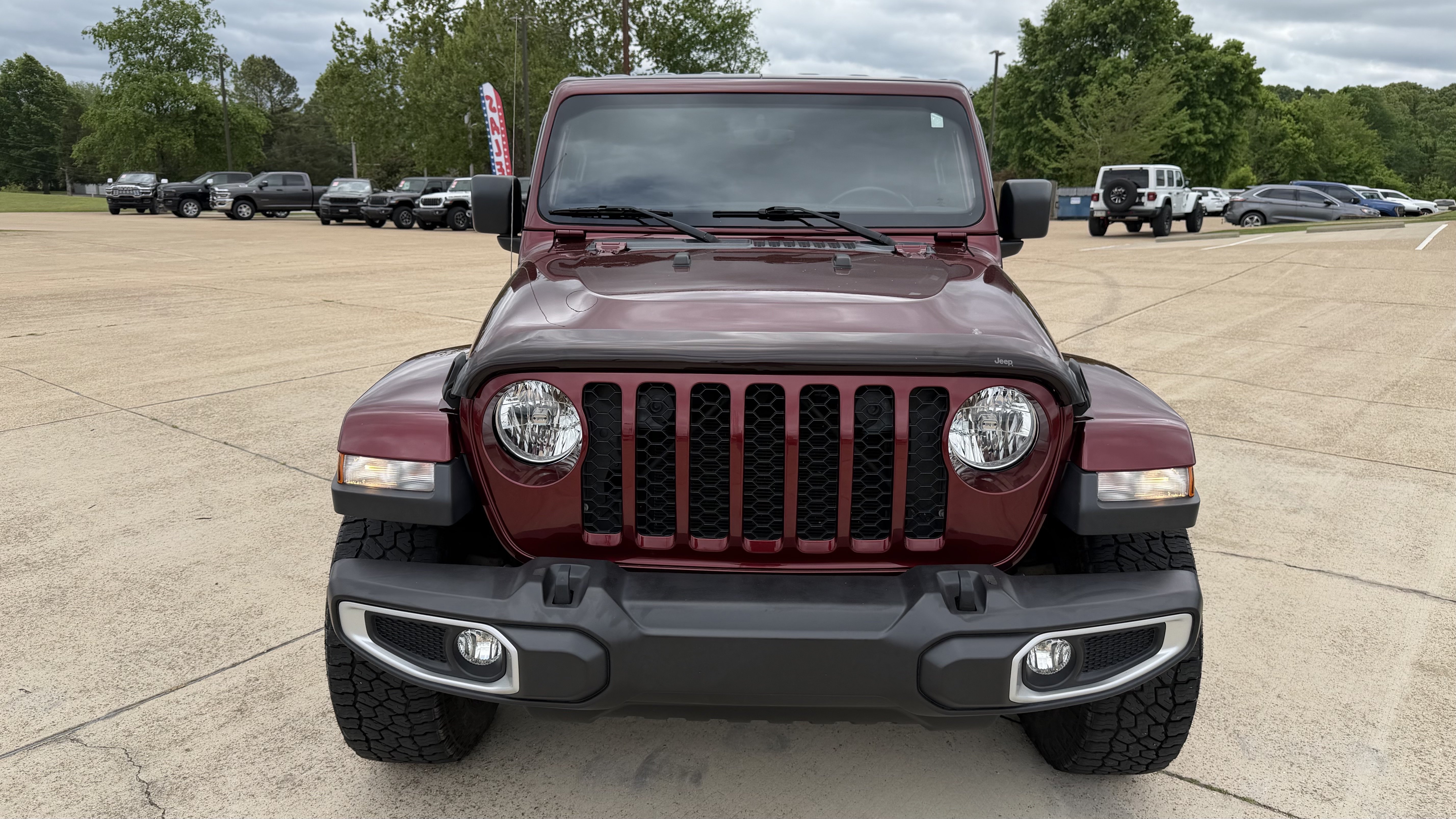 Used 2021 Jeep Gladiator Sport AWD/4WD image 3