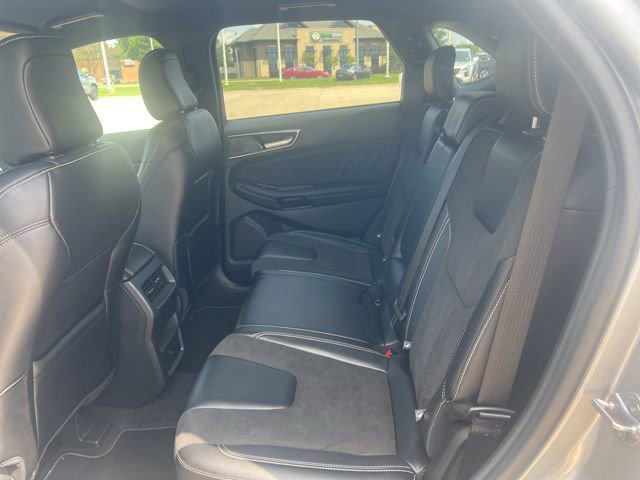Used 2023 Ford Edge ST image 14