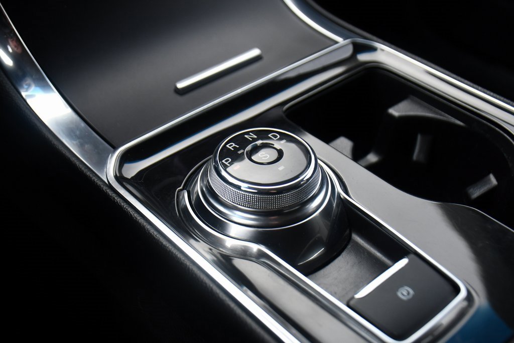 Used 2019 Ford Edge Titanium w/ Cold Weather Package image 30