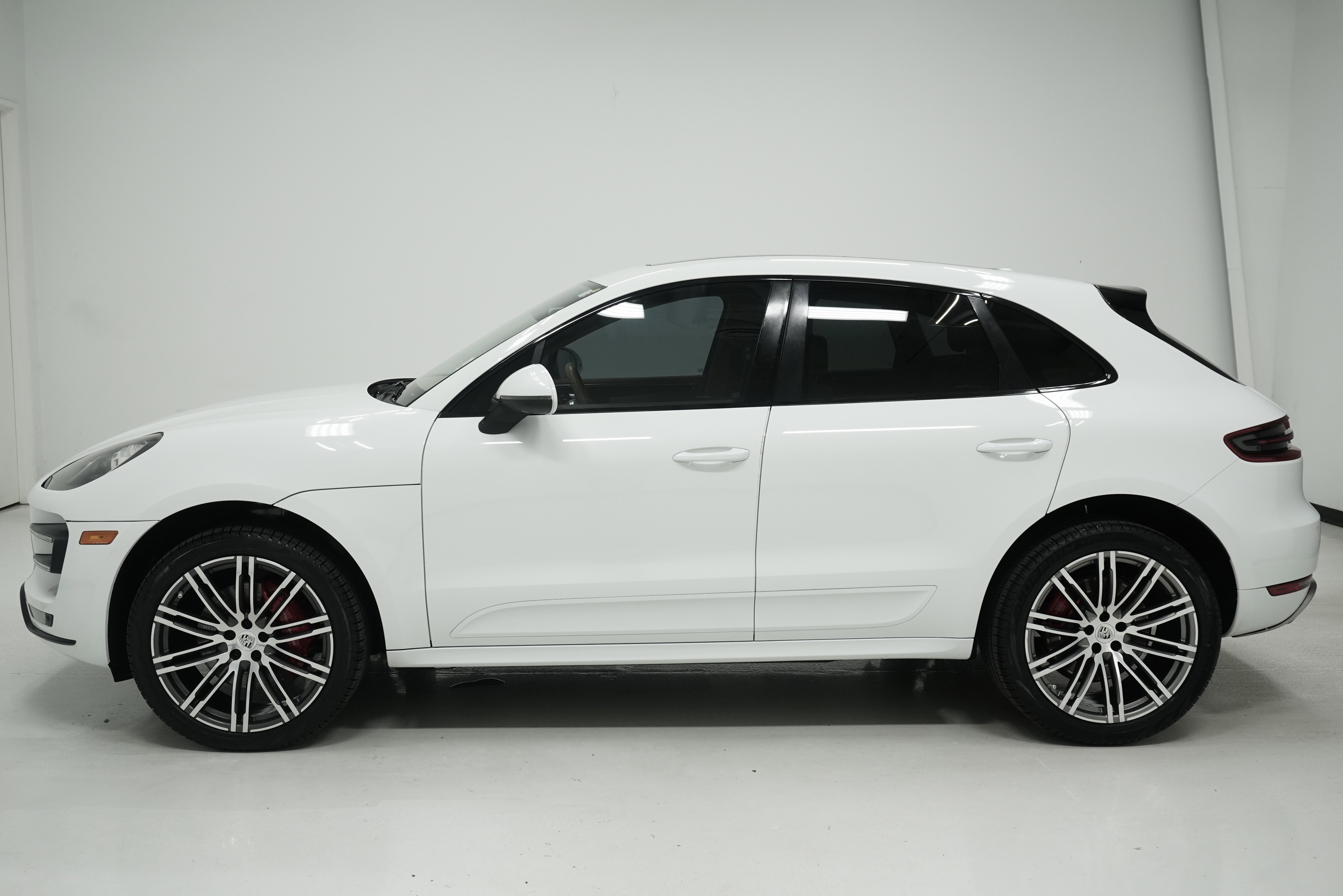 Used 2015 Porsche Macan Turbo image 7