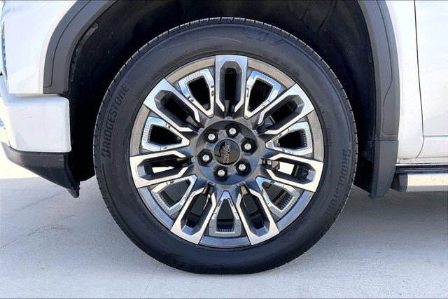 Used 2023 GMC Sierra 1500 Denali Ultimate image 9