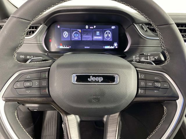 Used 2025 Jeep Grand Cherokee Limited AWD/4WD image 14