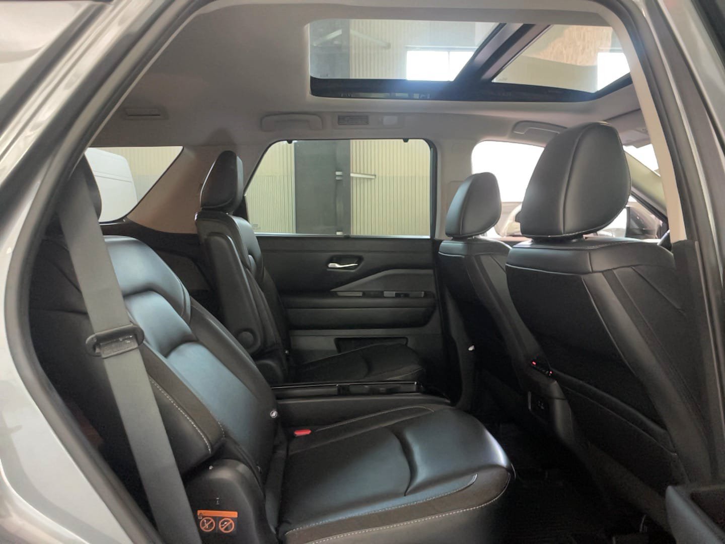 Used 2024 Nissan Pathfinder SL w/ SL Premium Package AWD/4WD image 22