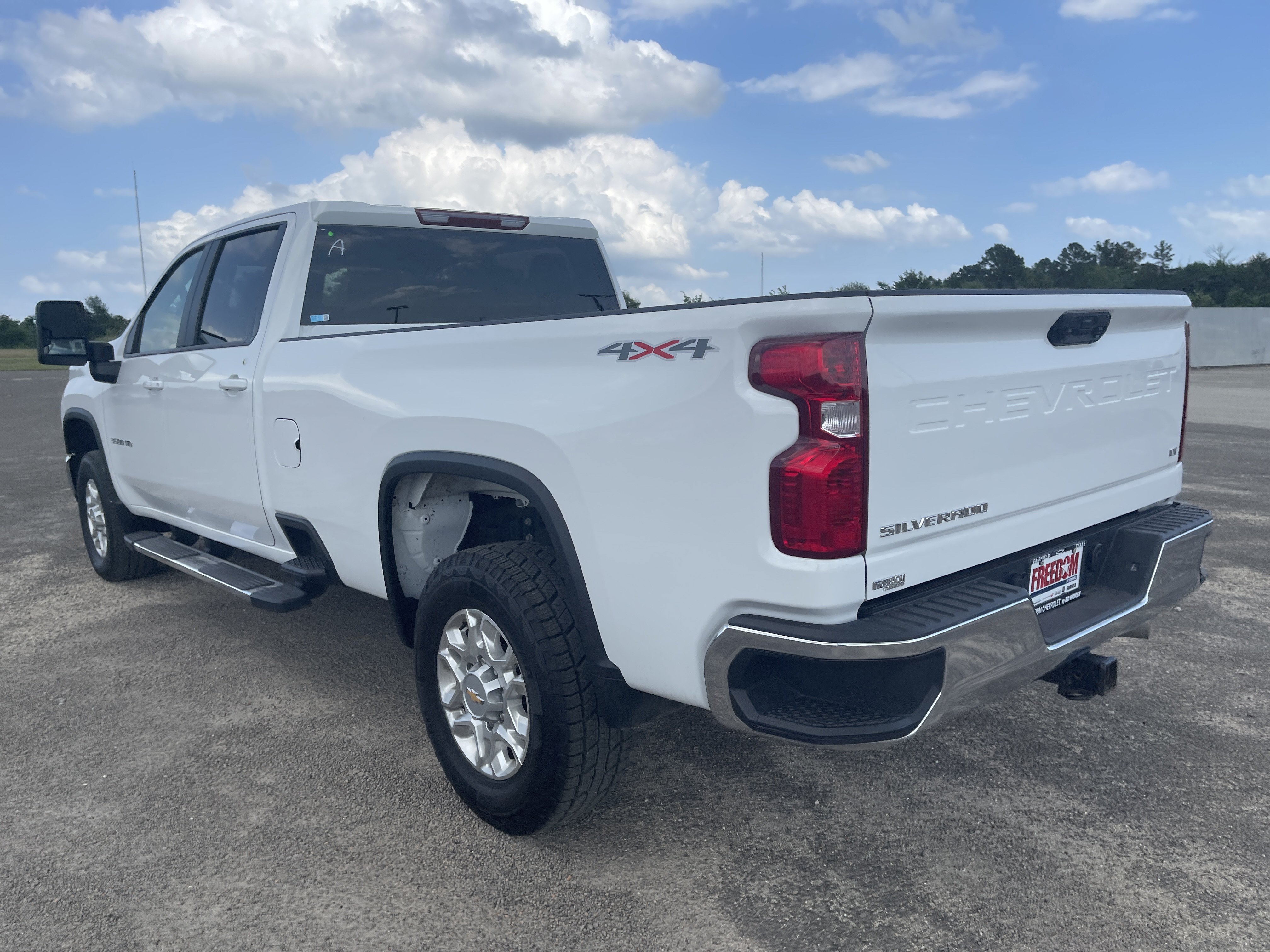 Used 2025 Chevrolet Silverado 3500 LT w/ Convenience Package AWD/4WD image 6