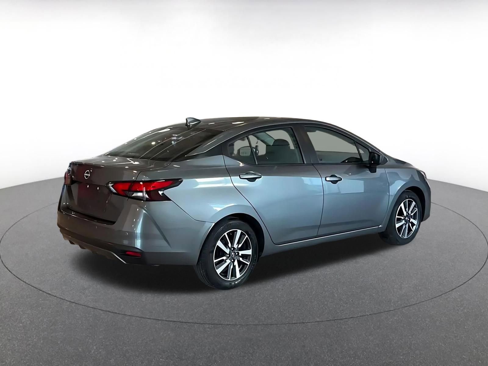 Used 2025 Nissan Versa SV image 15