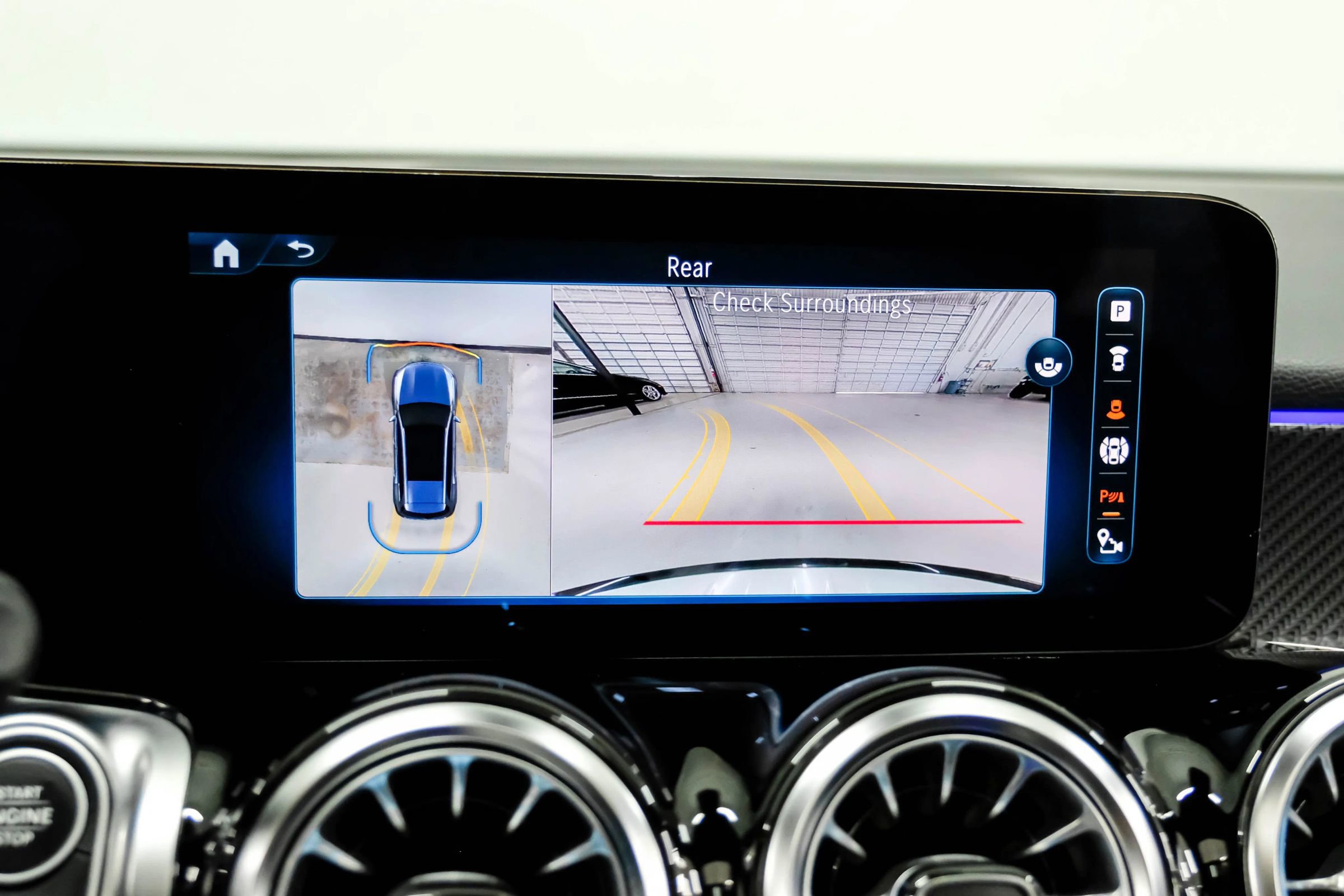 Used 2024 Mercedes-Benz GLB 35 AMG 4MATIC image 23